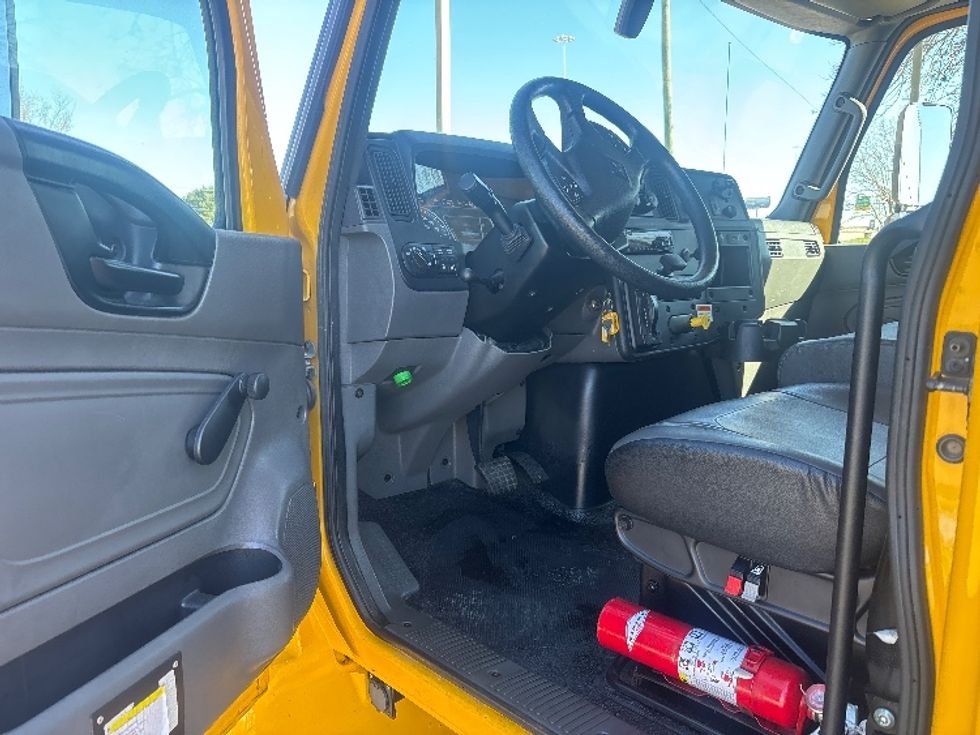Medium Duty Box Truck-Light and Medium Duty Trucks-International-2021-MV607-Houston-TX-145,114\n\t\tmiles-$ 43,750 - Image 15