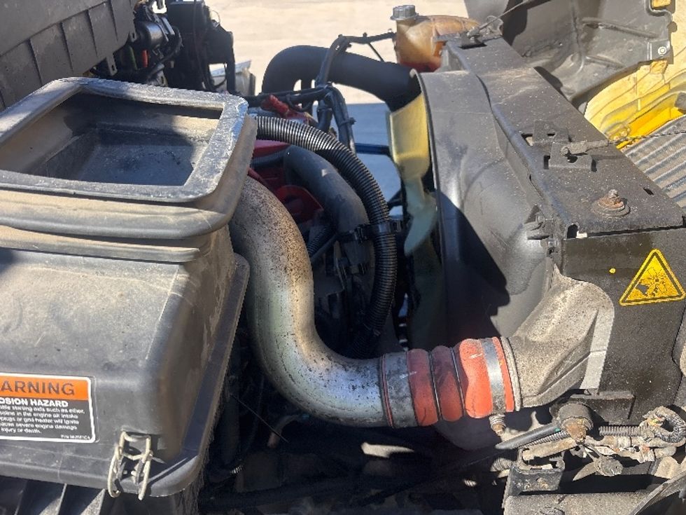 Medium Duty Box Truck-Light and Medium Duty Trucks-International-2021-MV607-Houston-TX-145,114\n\t\tmiles-$ 43,750 - Image 23