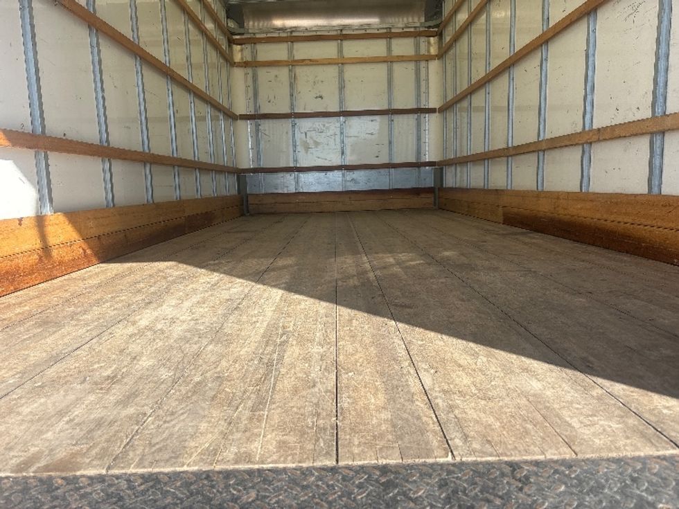Medium Duty Box Truck-Light and Medium Duty Trucks-International-2021-MV607-Houston-TX-145,114\n\t\tmiles-$ 43,750 - Image 9