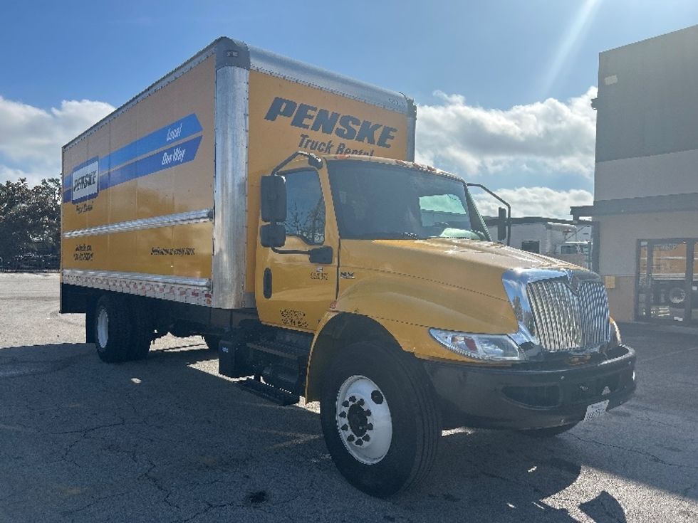 Medium Duty Box Truck-Light and Medium Duty Trucks-International-2021-MV607-Houston-TX-153,937\n\t\tmiles-$ 43,000 - Image 1