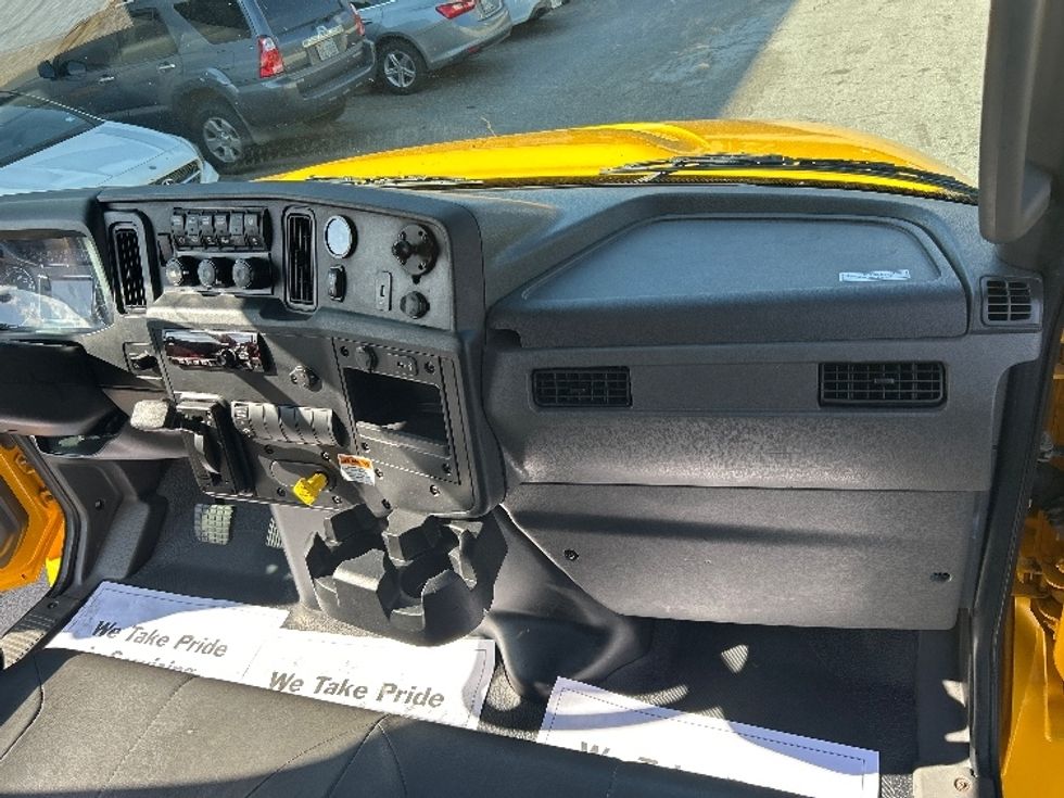 Medium Duty Box Truck-Light and Medium Duty Trucks-International-2021-MV607-Houston-TX-153,937\n\t\tmiles-$ 43,000 - Image 21