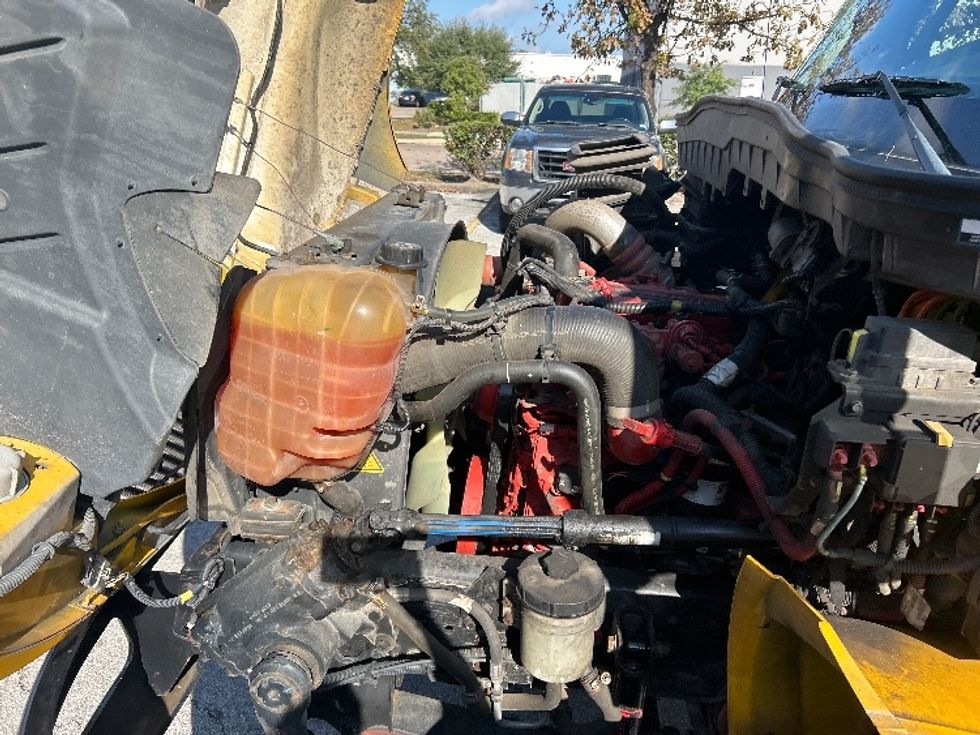 Medium Duty Box Truck-Light and Medium Duty Trucks-International-2021-MV607-Houston-TX-153,937\n\t\tmiles-$ 43,000 - Image 24