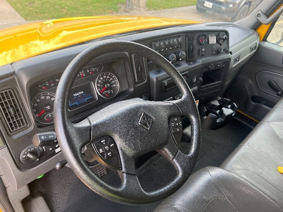 Medium Duty Box Truck-Light and Medium Duty Trucks-International-2021-MV607-Houston-TX-166,017\n\t\tmiles-$ 47,250 - Image 16