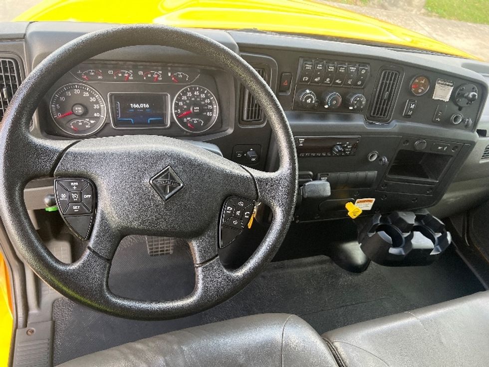 Medium Duty Box Truck-Light and Medium Duty Trucks-International-2021-MV607-Houston-TX-166,017\n\t\tmiles-$ 47,250 - Image 17