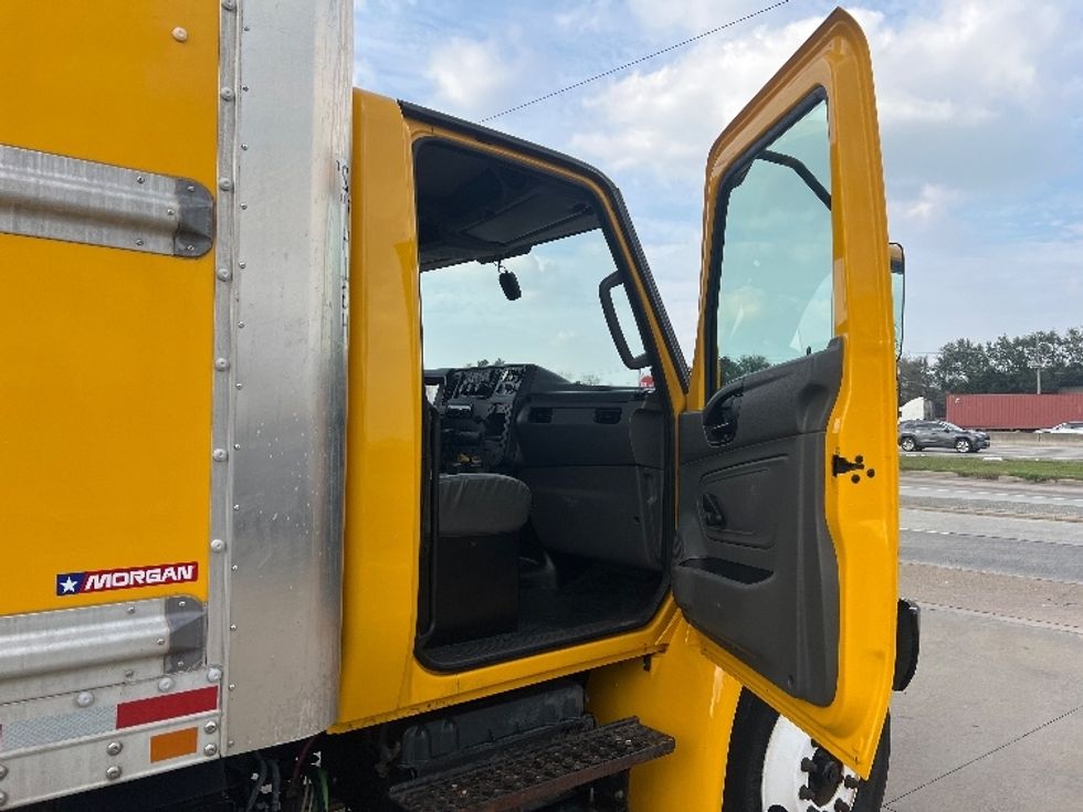 Medium Duty Box Truck-Light and Medium Duty Trucks-International-2021-MV607-Houston-TX-166,017\n\t\tmiles-$ 47,250 - Image 19
