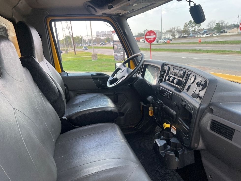 Medium Duty Box Truck-Light and Medium Duty Trucks-International-2021-MV607-Houston-TX-166,017\n\t\tmiles-$ 47,250 - Image 21