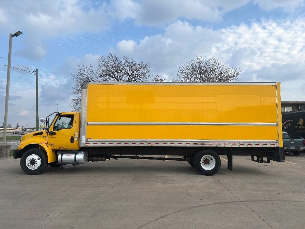 Medium Duty Box Truck-Light and Medium Duty Trucks-International-2021-MV607-Houston-TX-166,017\n\t\tmiles-$ 47,250 - Image 4