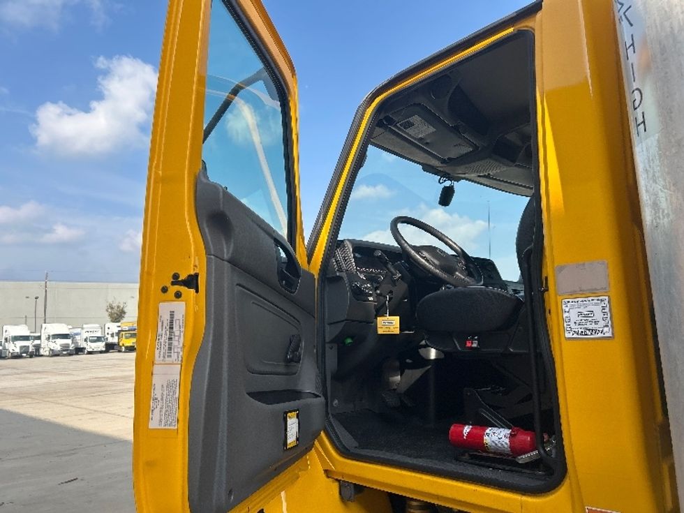 Medium Duty Box Truck-Light and Medium Duty Trucks-International-2021-MV607-Houston-TX-168,301\n\t\tmiles-$ 40,500 - Image 16