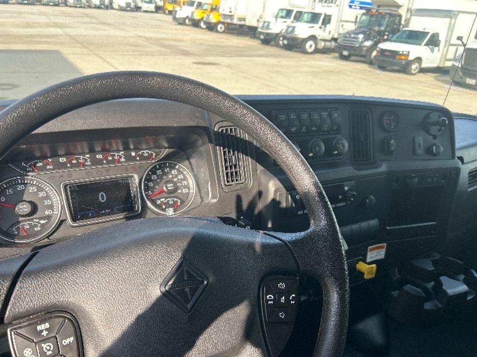 Medium Duty Box Truck-Light and Medium Duty Trucks-International-2021-MV607-Houston-TX-168,301\n\t\tmiles-$ 40,500 - Image 17