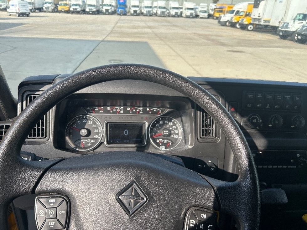 Medium Duty Box Truck-Light and Medium Duty Trucks-International-2021-MV607-Houston-TX-168,301\n\t\tmiles-$ 40,500 - Image 18