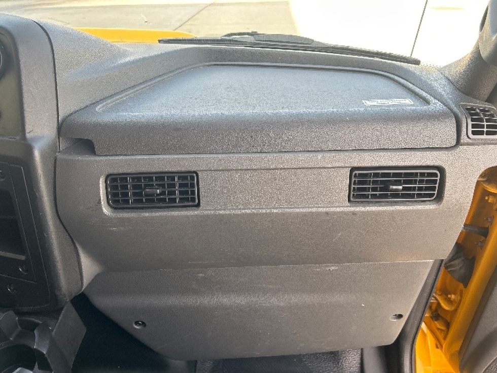 Medium Duty Box Truck-Light and Medium Duty Trucks-International-2021-MV607-Houston-TX-168,301\n\t\tmiles-$ 40,500 - Image 21