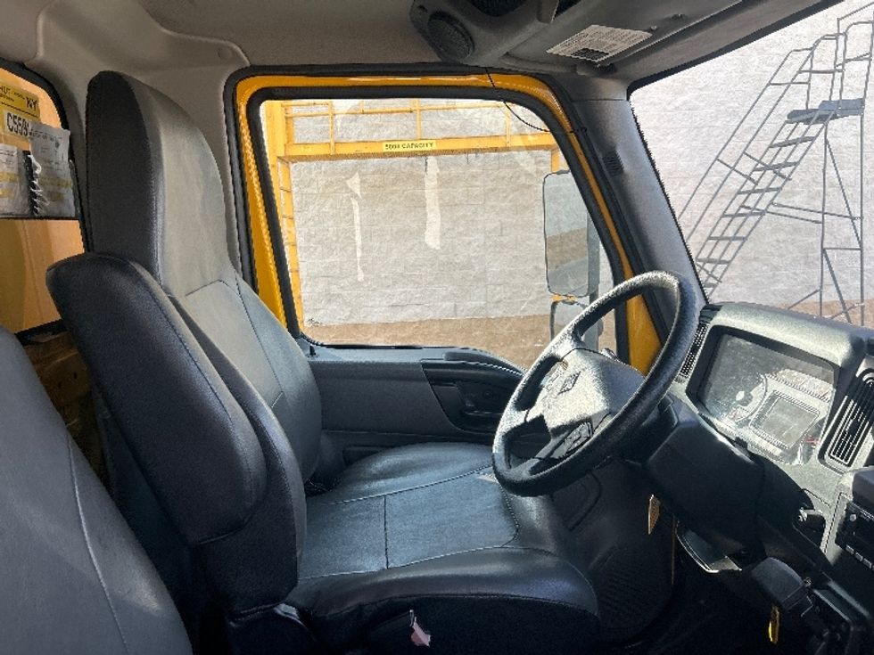 Medium Duty Box Truck-Light and Medium Duty Trucks-International-2021-MV607-Houston-TX-168,301\n\t\tmiles-$ 40,500 - Image 22