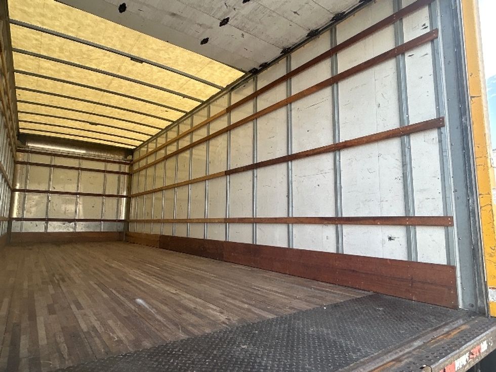 Medium Duty Box Truck-Light and Medium Duty Trucks-International-2021-MV607-Houston-TX-178,883\n\t\tmiles-$ 45,250 - Image 12