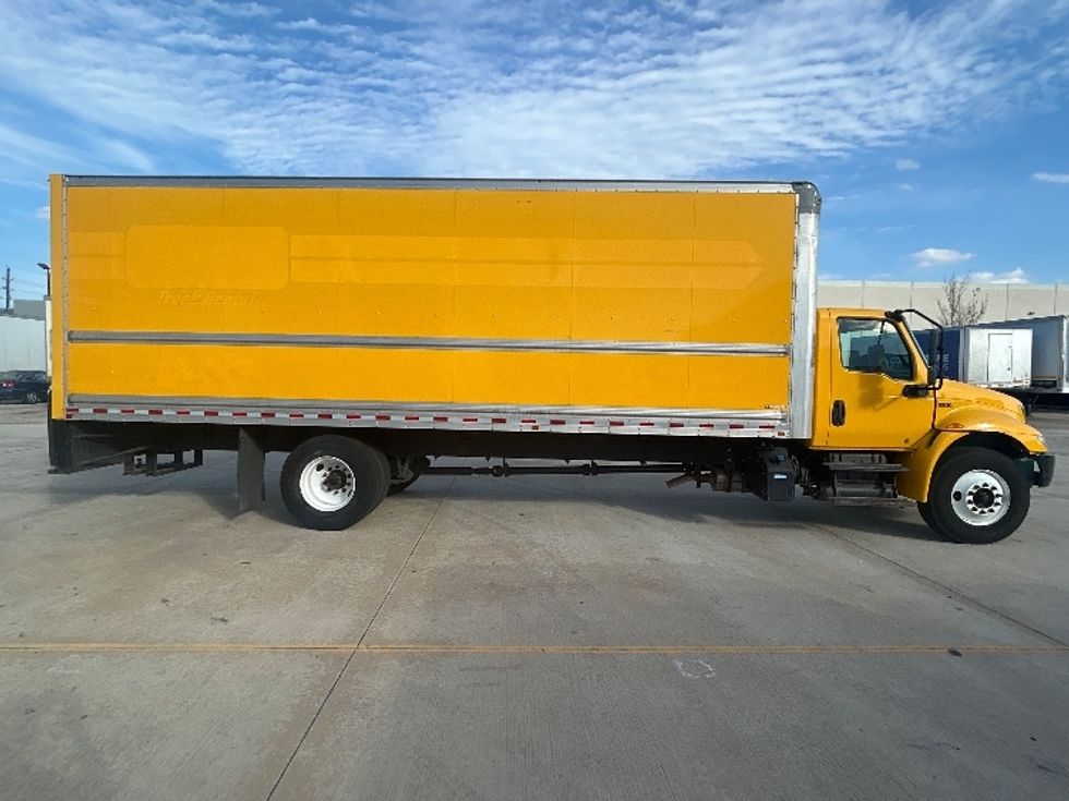 Medium Duty Box Truck-Light and Medium Duty Trucks-International-2021-MV607-Houston-TX-178,883\n\t\tmiles-$ 45,250 - Image 15