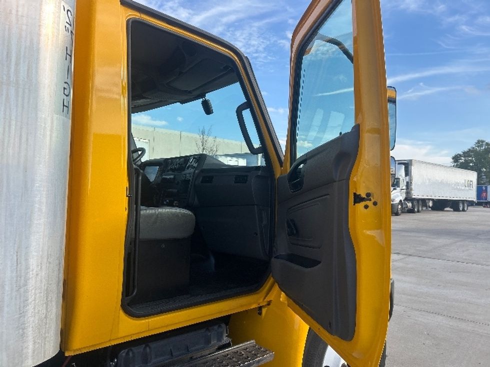 Medium Duty Box Truck-Light and Medium Duty Trucks-International-2021-MV607-Houston-TX-178,883\n\t\tmiles-$ 45,250 - Image 20