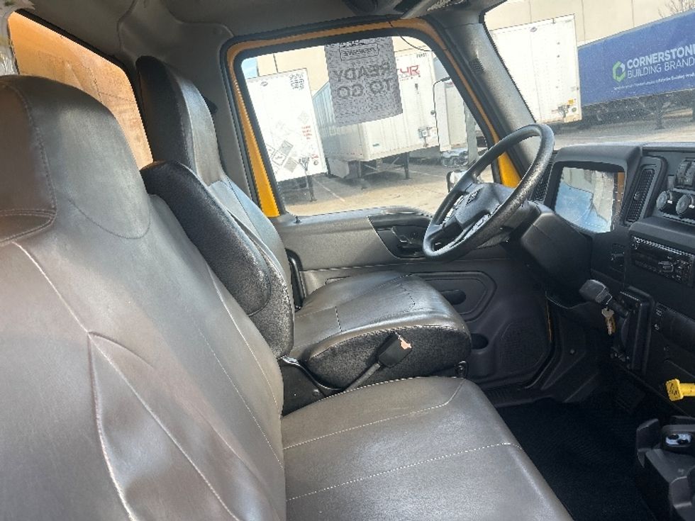 Medium Duty Box Truck-Light and Medium Duty Trucks-International-2021-MV607-Houston-TX-178,883\n\t\tmiles-$ 45,250 - Image 22