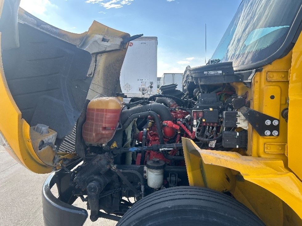 Medium Duty Box Truck-Light and Medium Duty Trucks-International-2021-MV607-Houston-TX-178,883\n\t\tmiles-$ 45,250 - Image 24