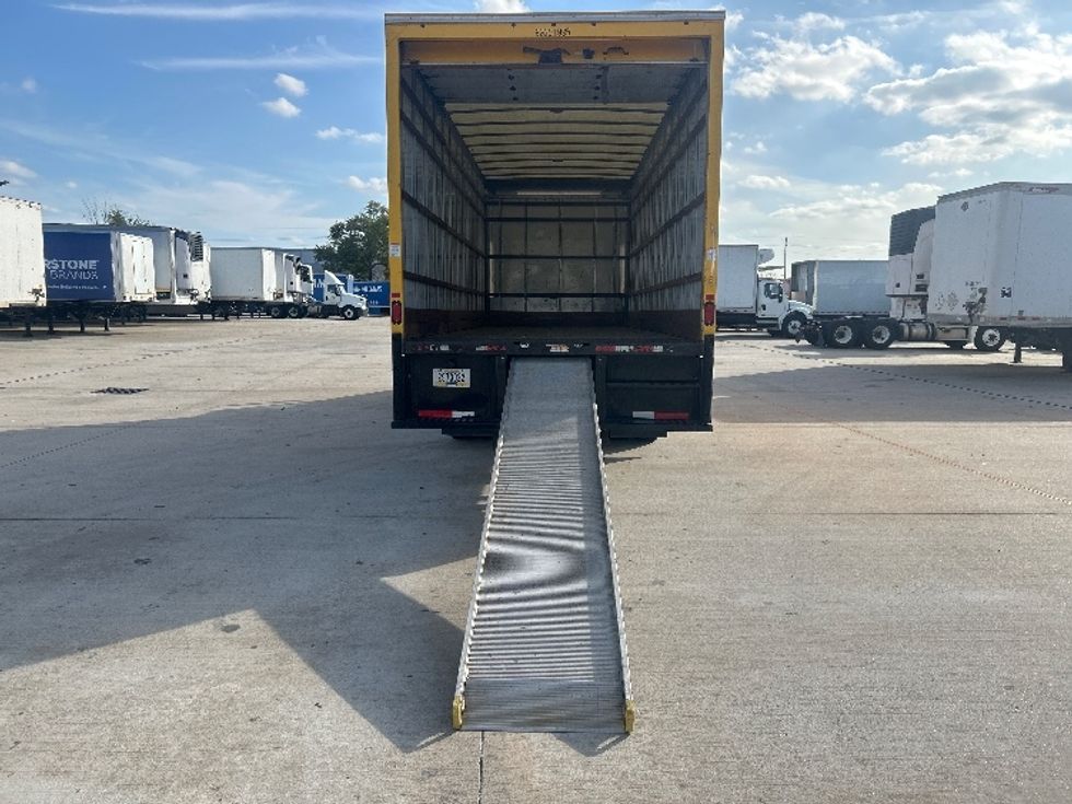 Medium Duty Box Truck-Light and Medium Duty Trucks-International-2021-MV607-Houston-TX-178,883\n\t\tmiles-$ 45,250 - Image 9