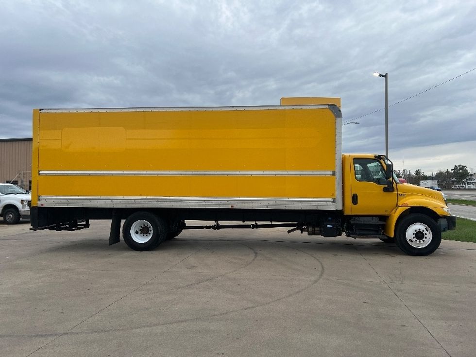 Medium Duty Box Truck-Light and Medium Duty Trucks-International-2021-MV607-Houston-TX-187,856\n\t\tmiles-$ 44,000 - Image 14