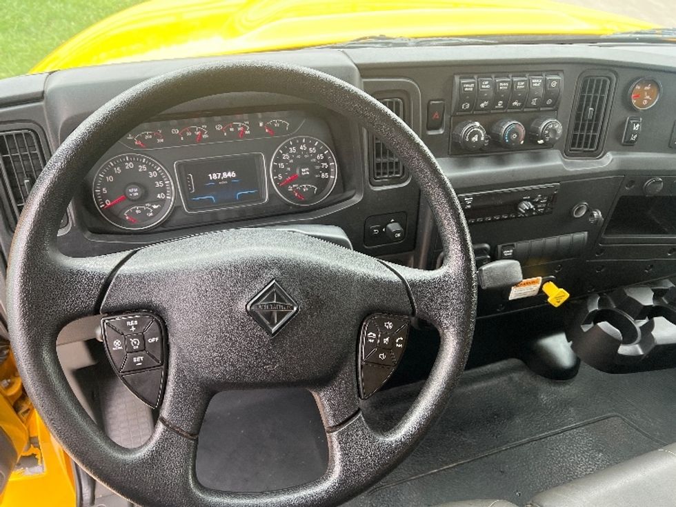 Medium Duty Box Truck-Light and Medium Duty Trucks-International-2021-MV607-Houston-TX-187,856\n\t\tmiles-$ 44,000 - Image 17