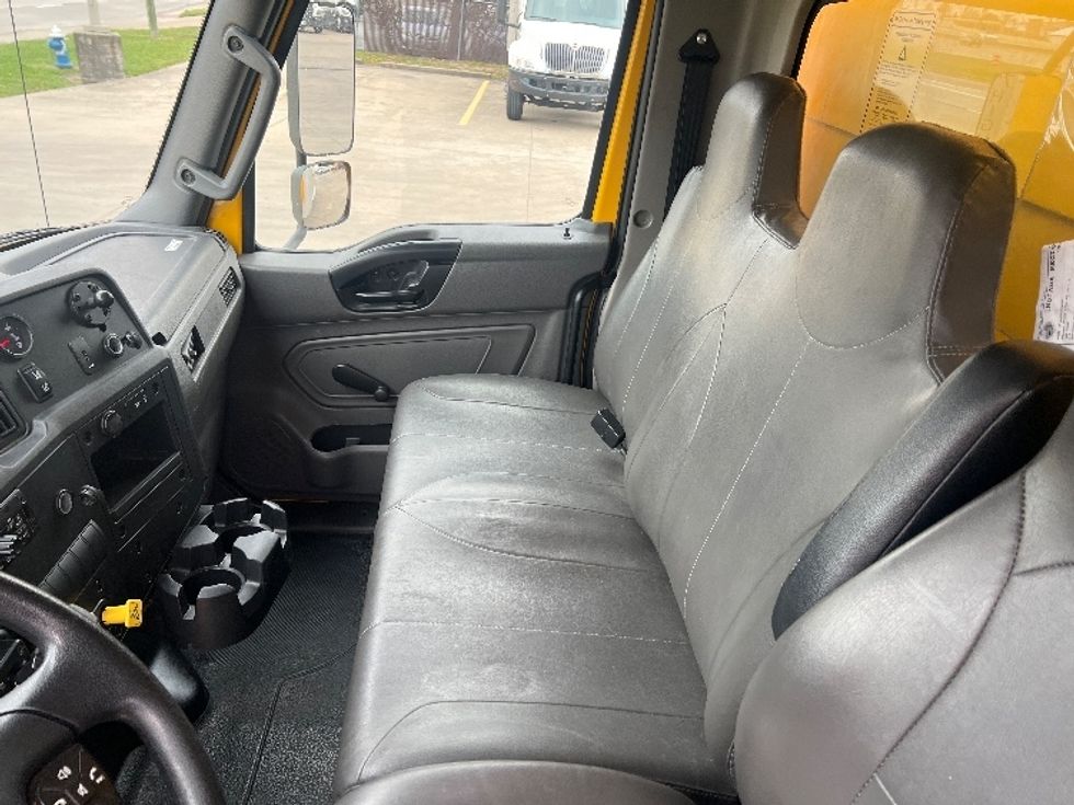 Medium Duty Box Truck-Light and Medium Duty Trucks-International-2021-MV607-Houston-TX-187,856\n\t\tmiles-$ 44,000 - Image 18