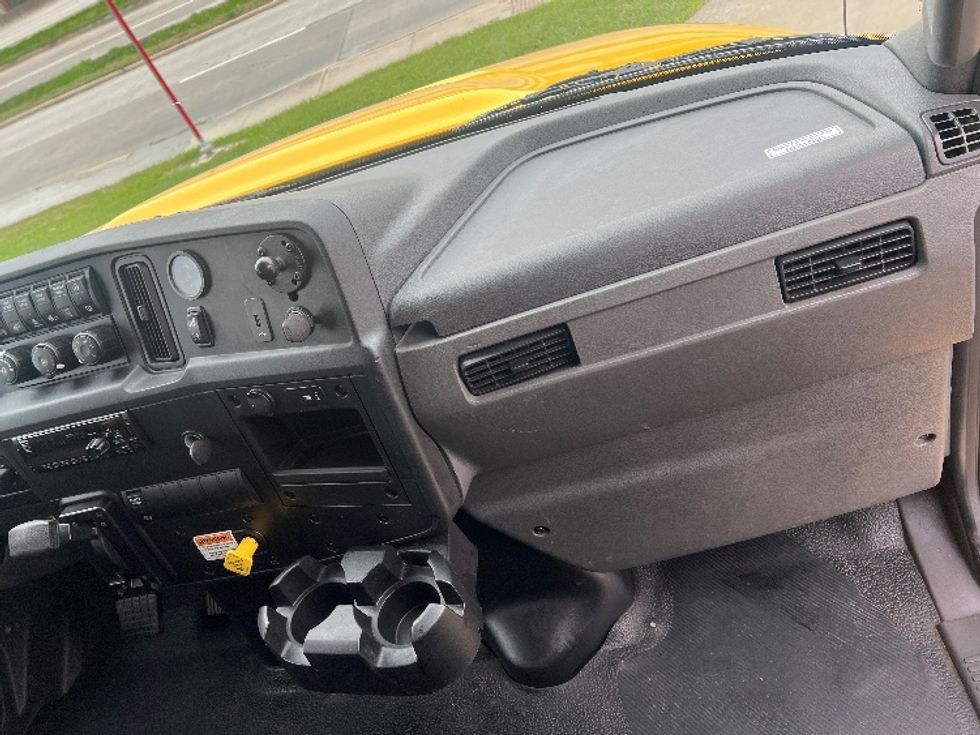 Medium Duty Box Truck-Light and Medium Duty Trucks-International-2021-MV607-Houston-TX-187,856\n\t\tmiles-$ 44,000 - Image 20