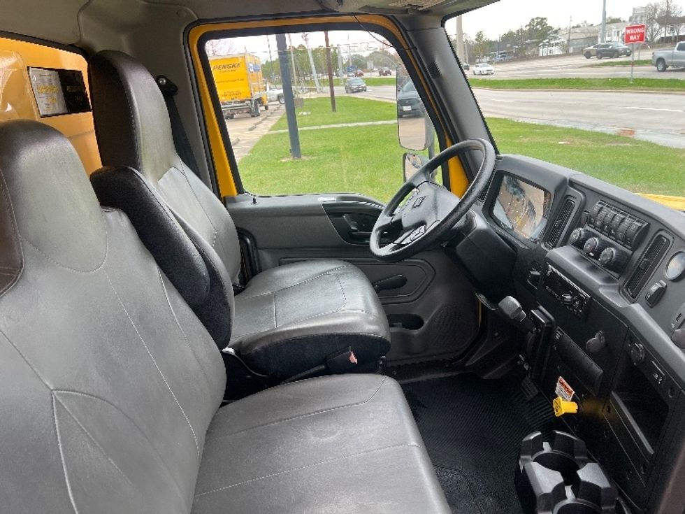 Medium Duty Box Truck-Light and Medium Duty Trucks-International-2021-MV607-Houston-TX-187,856\n\t\tmiles-$ 44,000 - Image 21