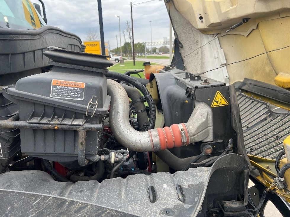 Medium Duty Box Truck-Light and Medium Duty Trucks-International-2021-MV607-Houston-TX-187,856\n\t\tmiles-$ 44,000 - Image 22