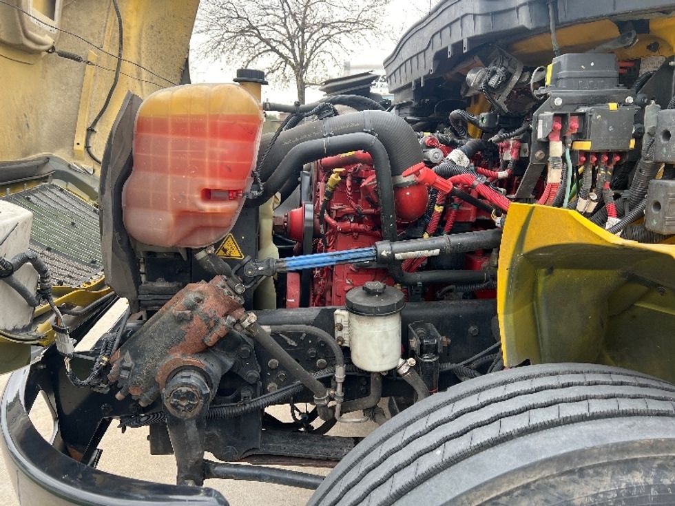 Medium Duty Box Truck-Light and Medium Duty Trucks-International-2021-MV607-Houston-TX-187,856\n\t\tmiles-$ 44,000 - Image 23