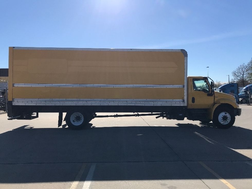 Medium Duty Box Truck-Light and Medium Duty Trucks-International-2021-MV607-Houston-TX-195,320\n\t\tmiles-$ 43,000 - Image 15