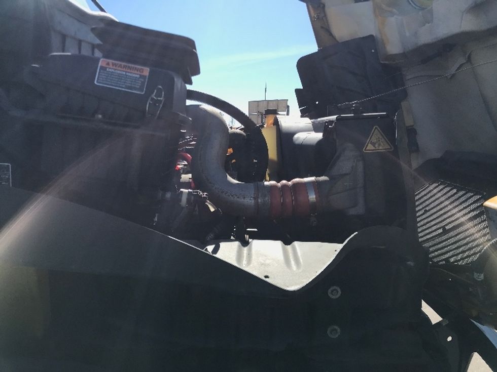 Medium Duty Box Truck-Light and Medium Duty Trucks-International-2021-MV607-Houston-TX-195,320\n\t\tmiles-$ 43,000 - Image 23