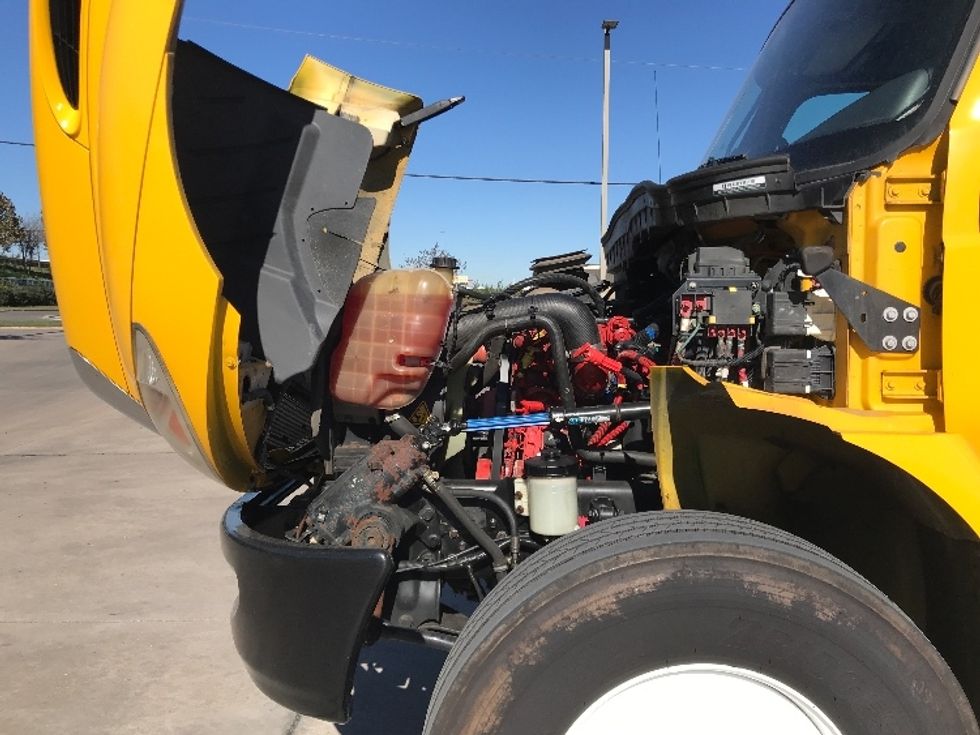 Medium Duty Box Truck-Light and Medium Duty Trucks-International-2021-MV607-Houston-TX-195,320\n\t\tmiles-$ 43,000 - Image 24