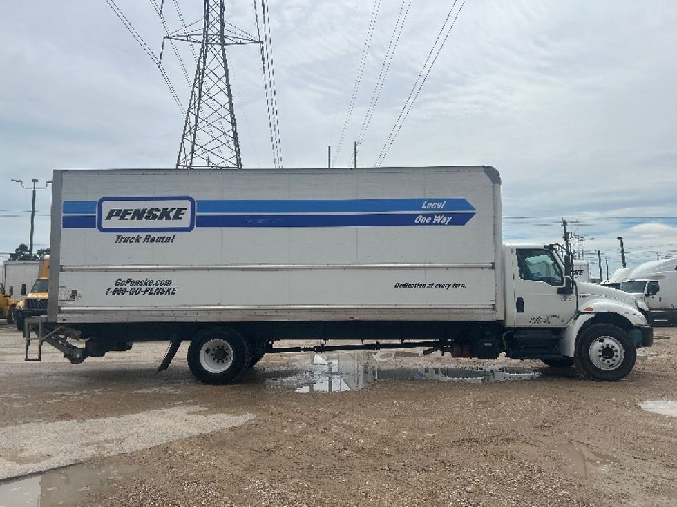 Medium Duty Box Truck-Light and Medium Duty Trucks-International-2021-MV607-Houston-TX-201,137\n\t\tmiles-$ 50,500 - Image 15
