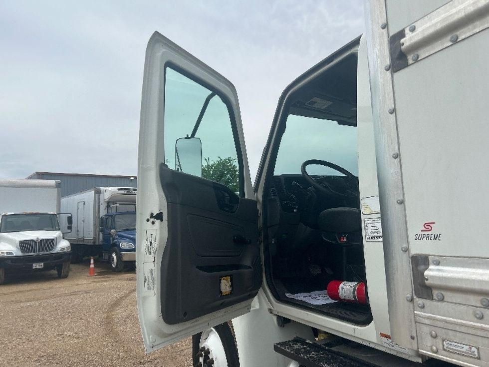 Medium Duty Box Truck-Light and Medium Duty Trucks-International-2021-MV607-Houston-TX-201,137\n\t\tmiles-$ 50,500 - Image 16