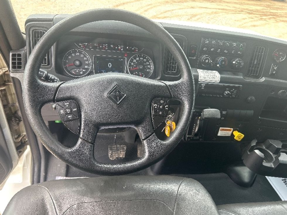 Medium Duty Box Truck-Light and Medium Duty Trucks-International-2021-MV607-Houston-TX-201,137\n\t\tmiles-$ 50,500 - Image 18