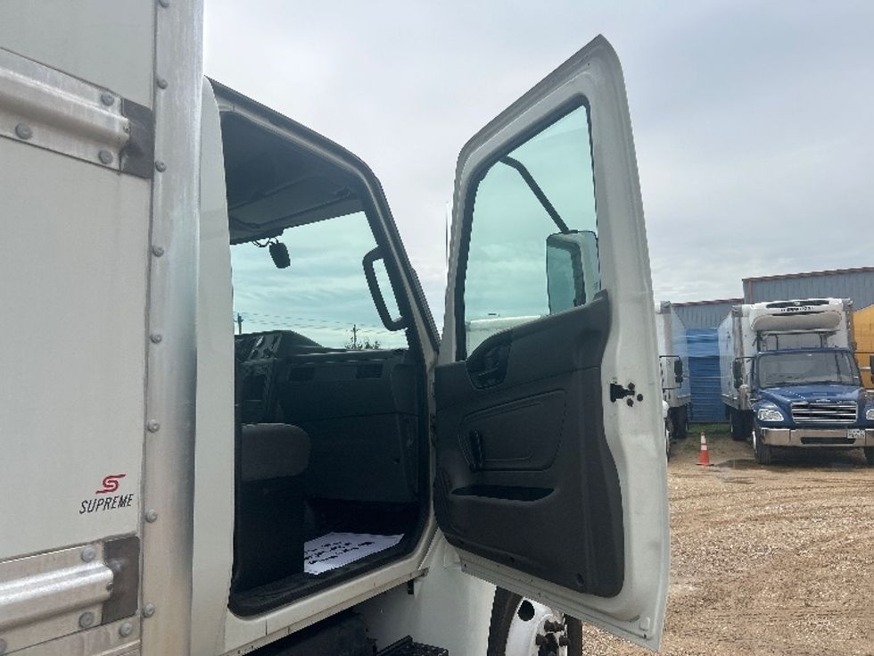 Medium Duty Box Truck-Light and Medium Duty Trucks-International-2021-MV607-Houston-TX-201,137\n\t\tmiles-$ 50,500 - Image 20
