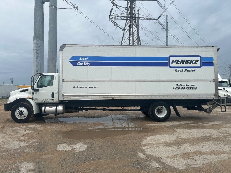 Medium Duty Box Truck-Light and Medium Duty Trucks-International-2021-MV607-Houston-TX-201,137\n\t\tmiles-$ 50,500 - Image 4