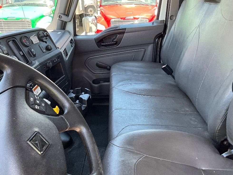Medium Duty Box Truck-Light and Medium Duty Trucks-International-2021-MV607-Houston-TX-206,186\n\t\tmiles-$ 49,000 - Image 19