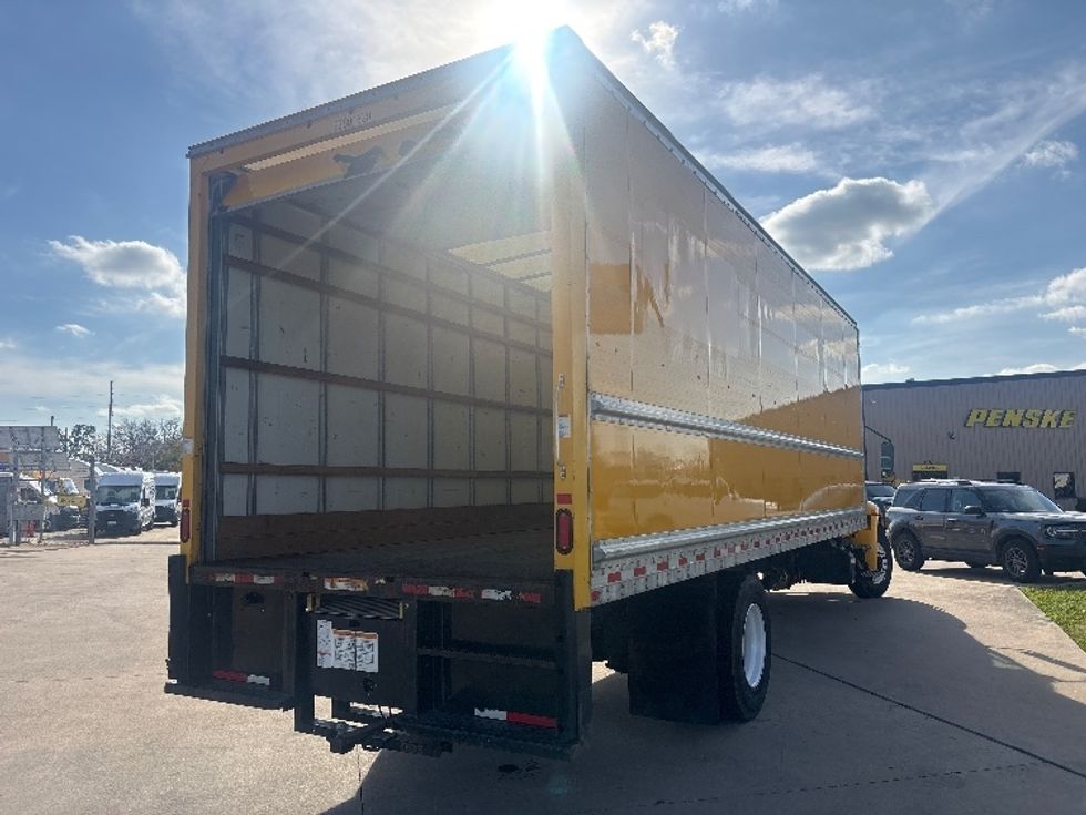 Medium Duty Box Truck-Light and Medium Duty Trucks-International-2021-MV607-Houston-TX-206,653\n\t\tmiles-$ 41,250 - Image 12