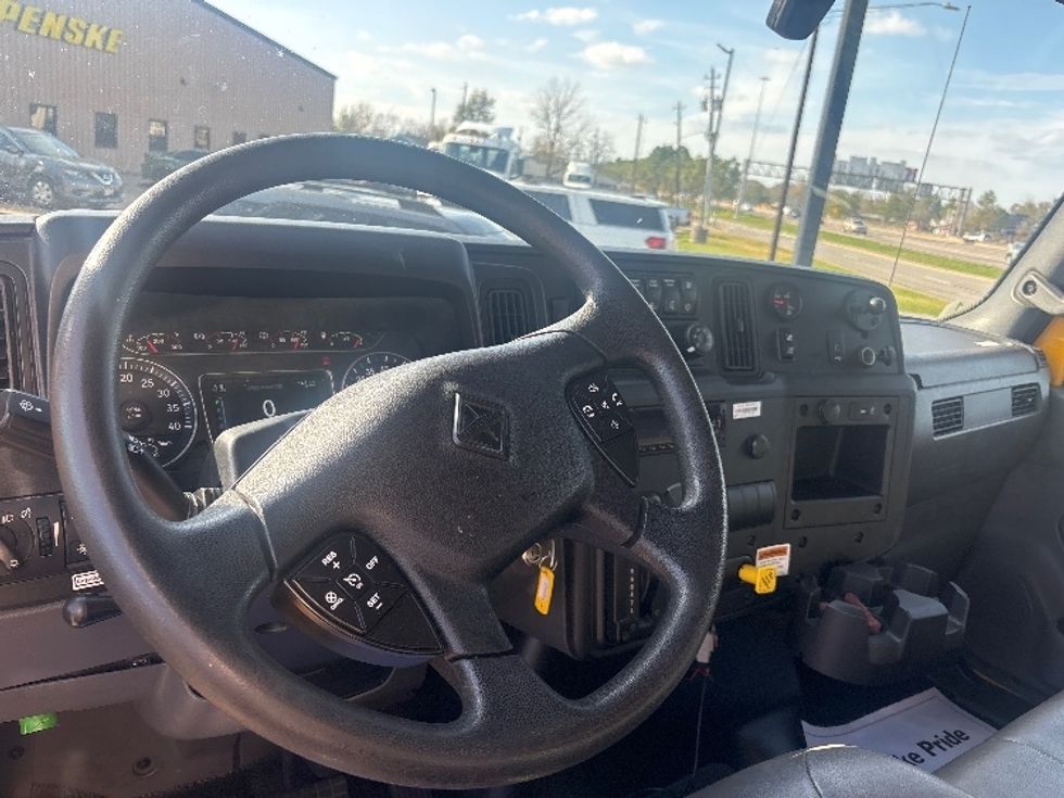 Medium Duty Box Truck-Light and Medium Duty Trucks-International-2021-MV607-Houston-TX-206,653\n\t\tmiles-$ 41,250 - Image 16