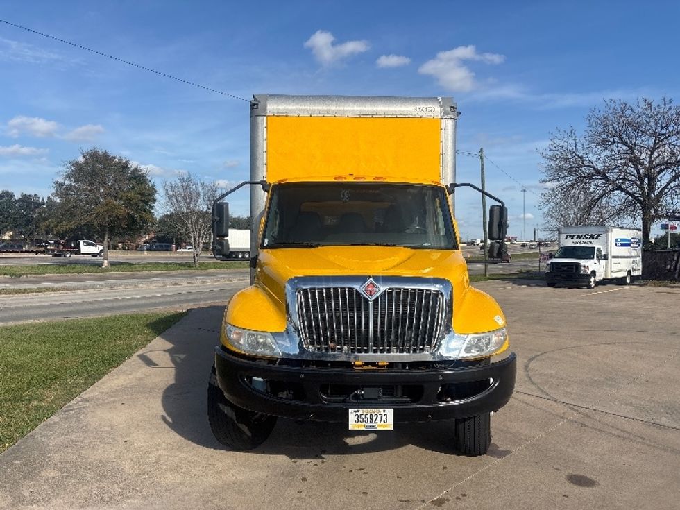 Medium Duty Box Truck-Light and Medium Duty Trucks-International-2021-MV607-Houston-TX-206,653\n\t\tmiles-$ 41,250 - Image 2