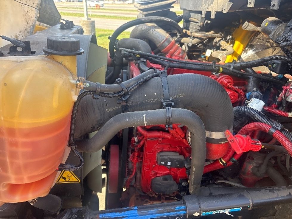 Medium Duty Box Truck-Light and Medium Duty Trucks-International-2021-MV607-Houston-TX-206,653\n\t\tmiles-$ 41,250 - Image 23