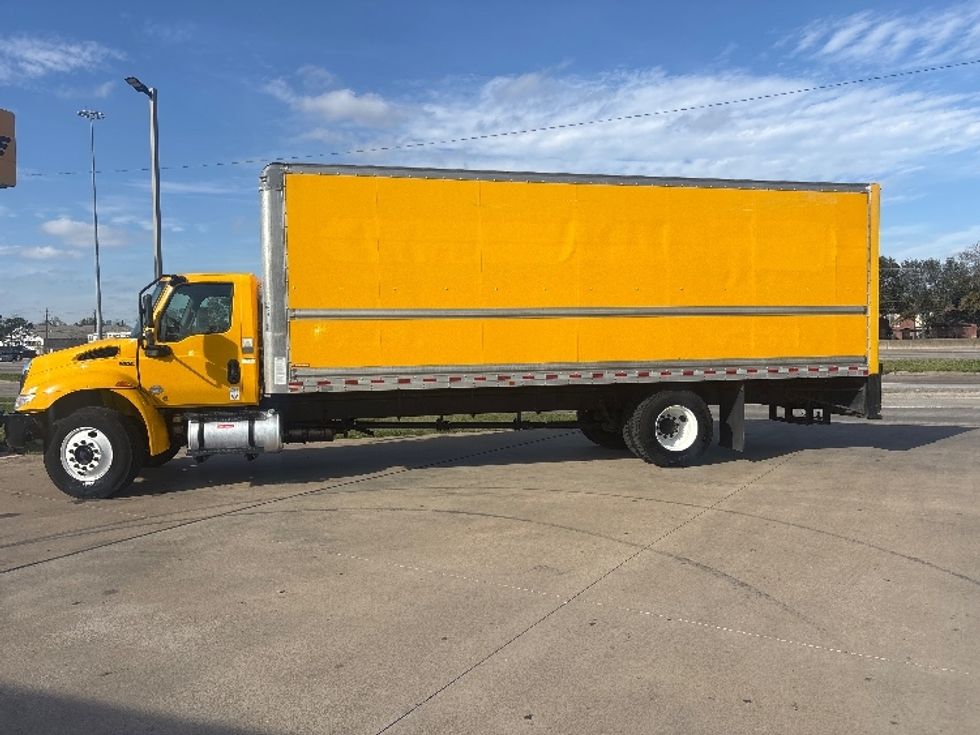Medium Duty Box Truck-Light and Medium Duty Trucks-International-2021-MV607-Houston-TX-206,653\n\t\tmiles-$ 41,250 - Image 4