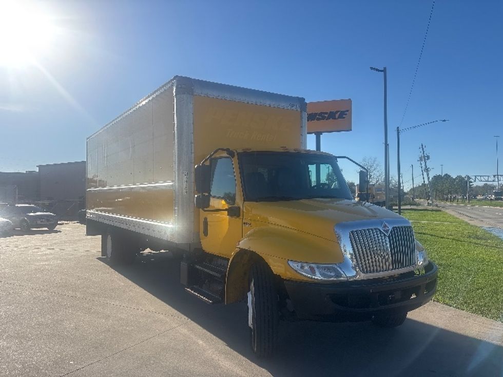 Medium Duty Box Truck-Light and Medium Duty Trucks-International-2021-MV607-Houston-TX-212,865\n\t\tmiles-$ 40,500 - Image 1