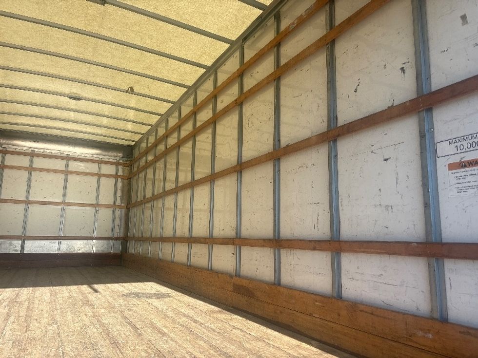 Medium Duty Box Truck-Light and Medium Duty Trucks-International-2021-MV607-Houston-TX-212,865\n\t\tmiles-$ 40,500 - Image 11