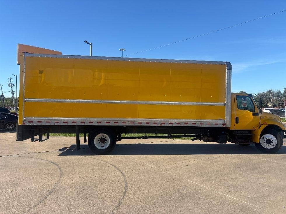 Medium Duty Box Truck-Light and Medium Duty Trucks-International-2021-MV607-Houston-TX-212,865\n\t\tmiles-$ 40,500 - Image 14