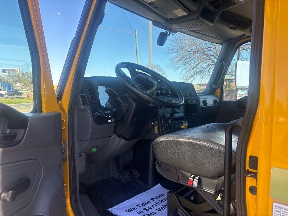 Medium Duty Box Truck-Light and Medium Duty Trucks-International-2021-MV607-Houston-TX-212,865\n\t\tmiles-$ 40,500 - Image 15
