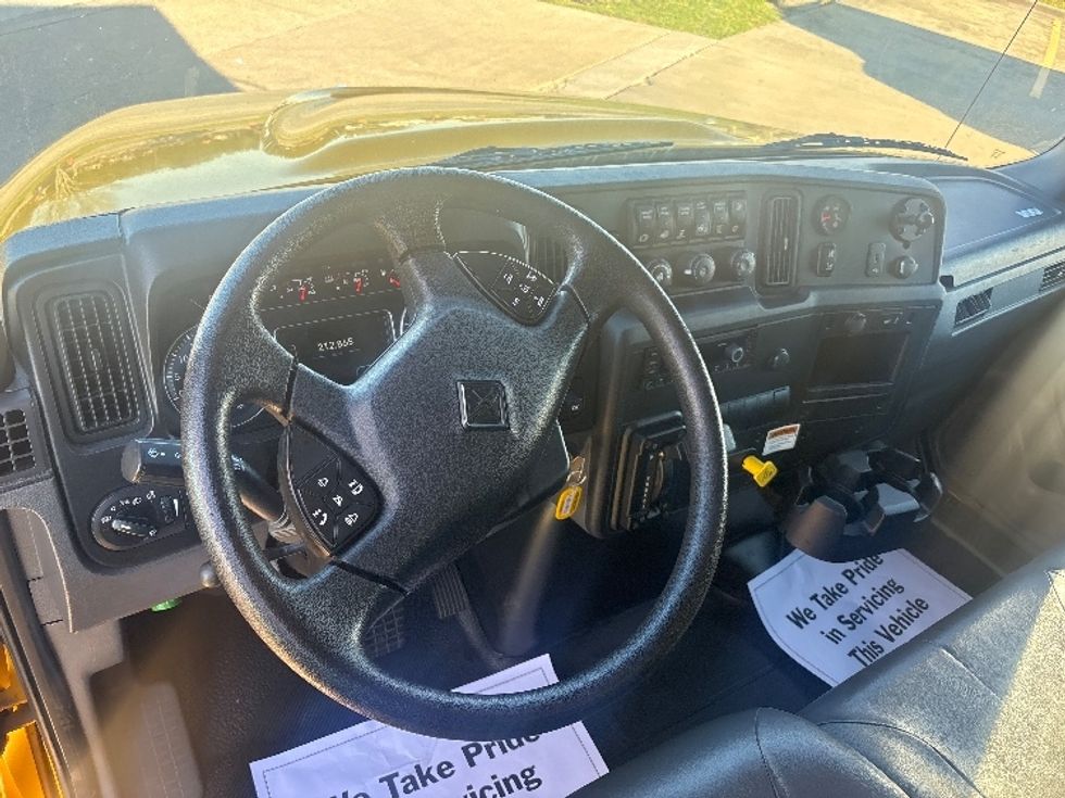 Medium Duty Box Truck-Light and Medium Duty Trucks-International-2021-MV607-Houston-TX-212,865\n\t\tmiles-$ 40,500 - Image 16