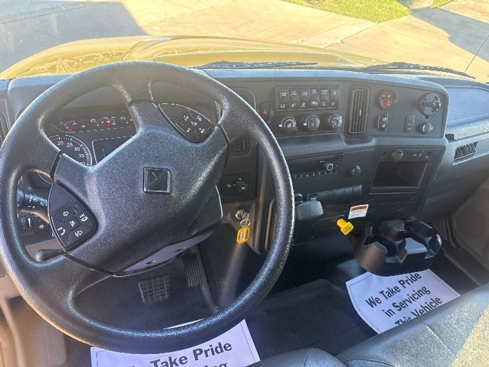 Medium Duty Box Truck-Light and Medium Duty Trucks-International-2021-MV607-Houston-TX-212,865\n\t\tmiles-$ 40,500 - Image 17