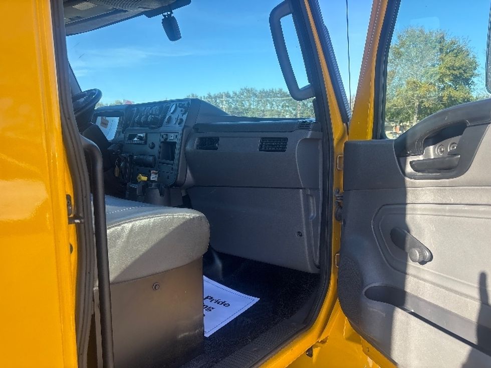 Medium Duty Box Truck-Light and Medium Duty Trucks-International-2021-MV607-Houston-TX-212,865\n\t\tmiles-$ 40,500 - Image 19
